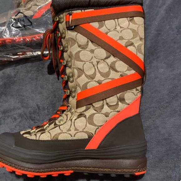Coach Marian snow boots. - Picture 6 of 8